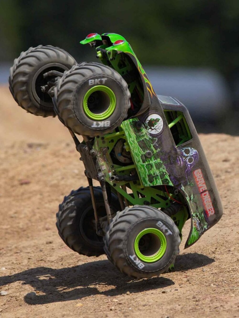 1/18 Mini LMT Grave Digger 2S 4X4 RTR Brushed Monster Truck Battery & Charger In - Picture 9 of 10